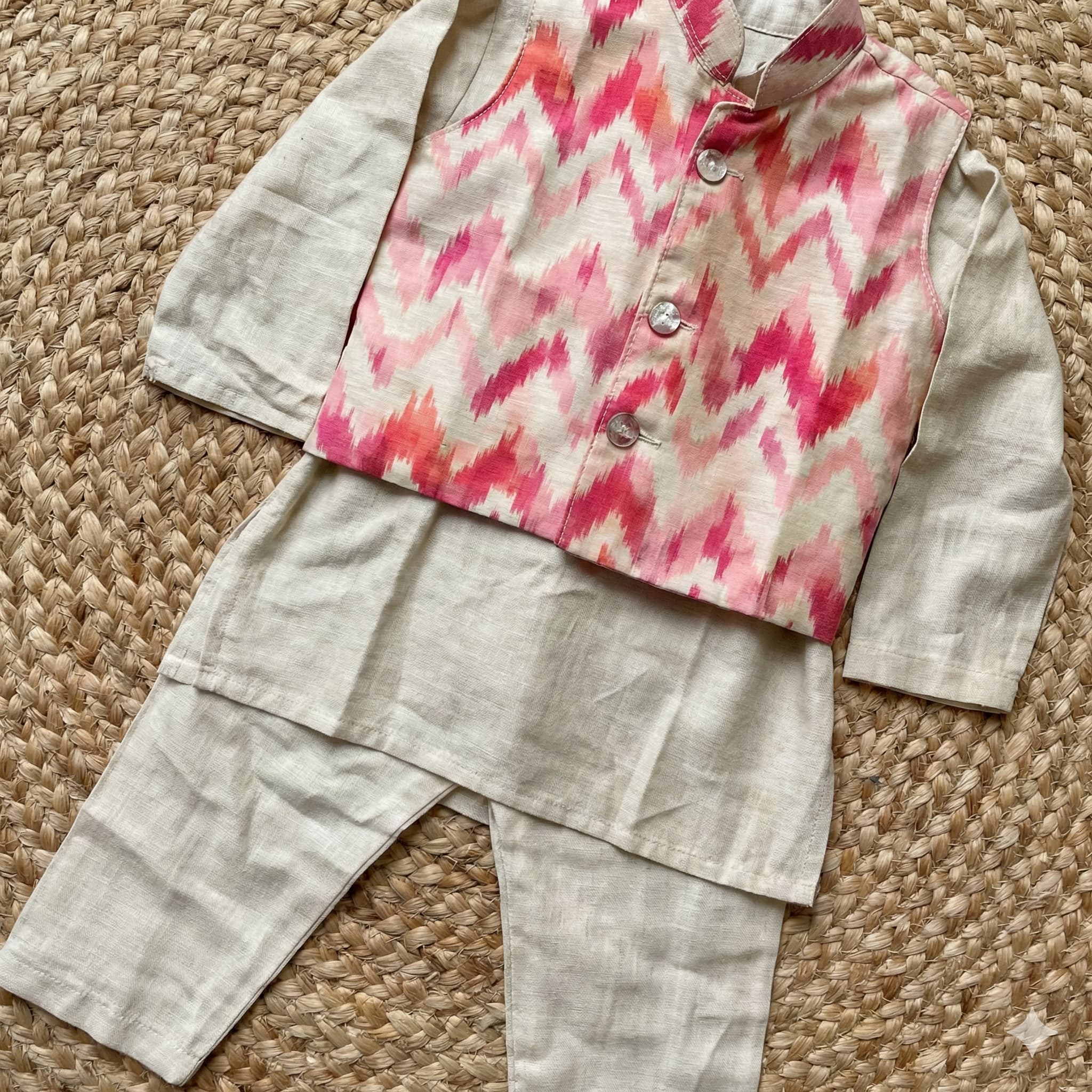 Cream pink zig zag koti with cream pink kurta pyjama - Image 3