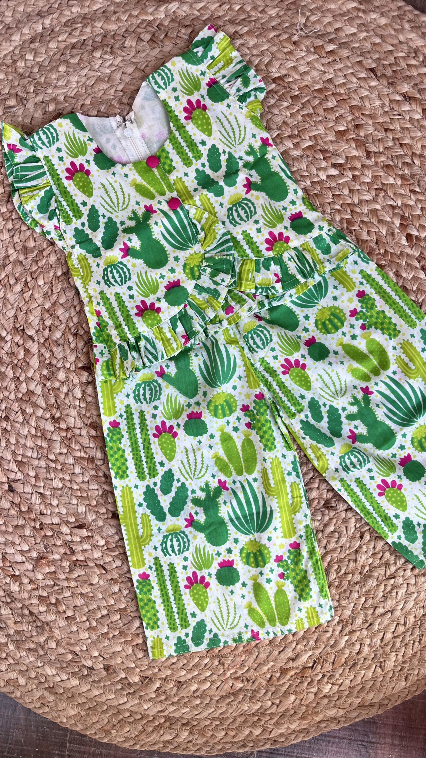 Green white cactus print coord set - Image 2