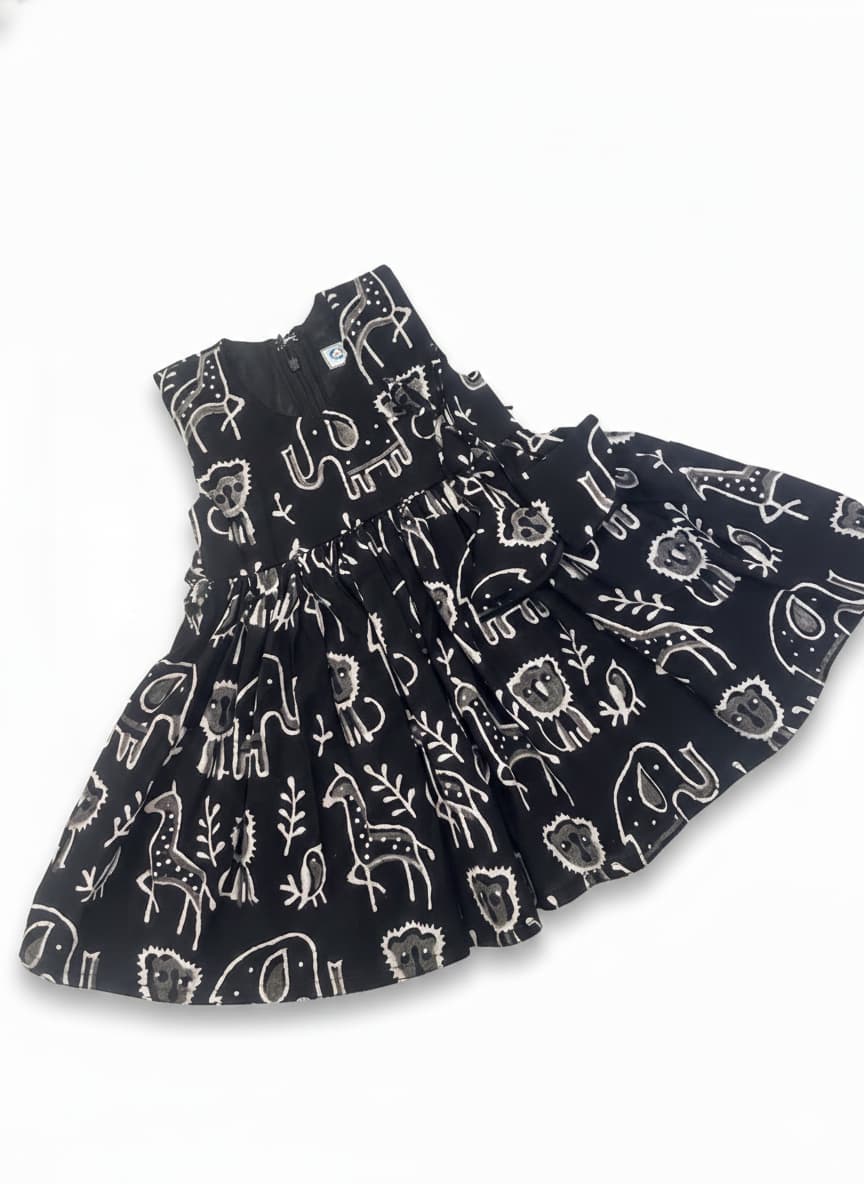 Black dabu print frock - Image 3