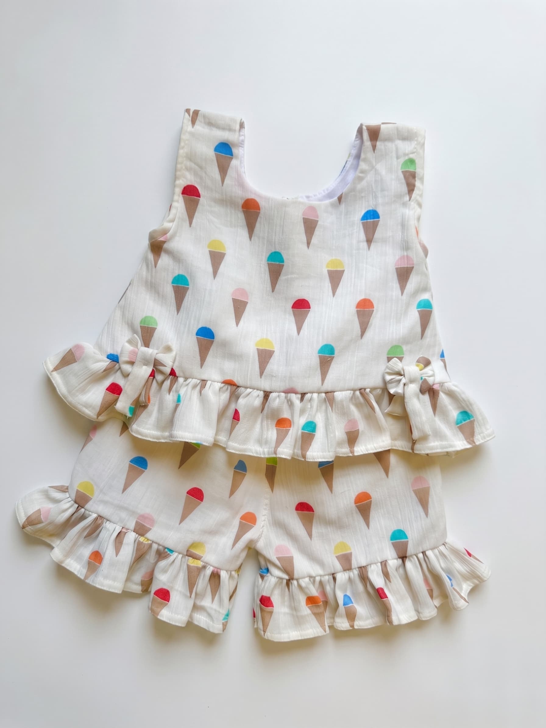 White icecream print short set - Image 3
