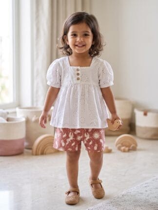 White schiffli play short set